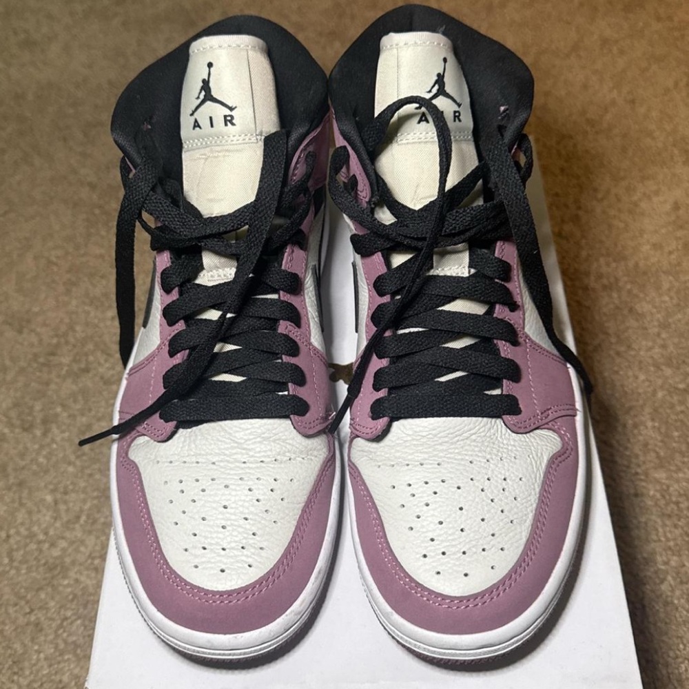 Jordan Women's Sneakers - Mulberry